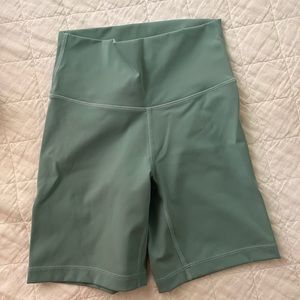 Aritzia TNA Bike Shorts